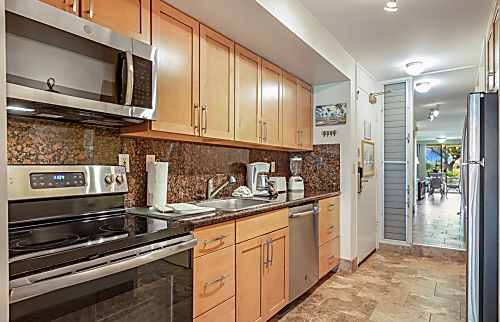 Maui Kaanapali Hale Anuenue Beachfront Condo