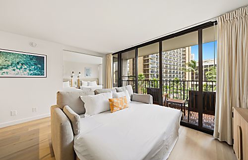 Waikiki Banyan 6th Floor Unit