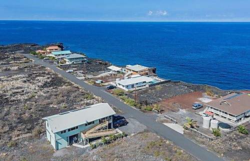 Aloha Awaits at the Southern Belle of Miloli'i