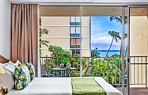 Royal Kahana 216