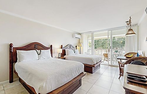 Islander on the Beach 370