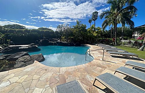 Hilton Pass Poolside Villa B