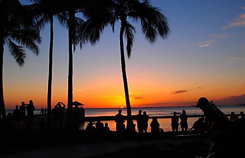 Waikiki Seaside Condo 9th Floor Corner Unit