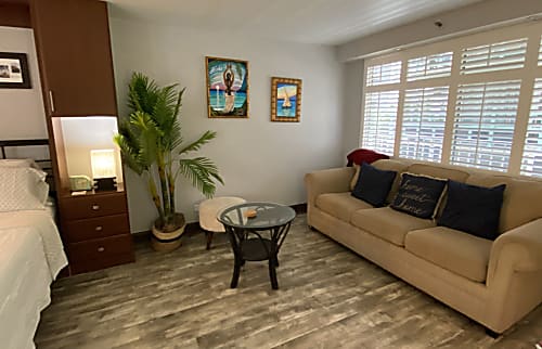 Diamond Head Beach Hotel rental condo