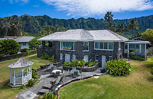 Hale Pohaku Beachfront Home Waimanalo