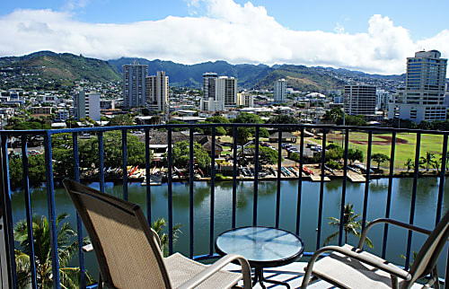 Waikiki Ocean View Condo 2BR 