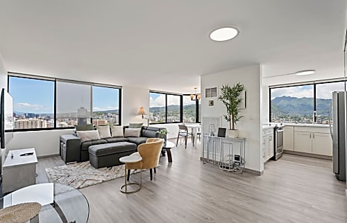 Hawaiian Monarch Penthouse 104