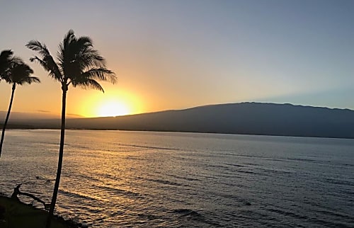 Maalaea Kai Top Floor Oceanfront Condo