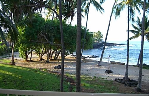 Kona Reef Condominium Beachfront Sunset View