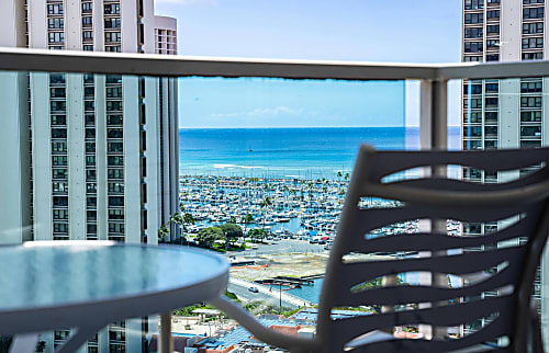 Ala Moana Hotel rental condo