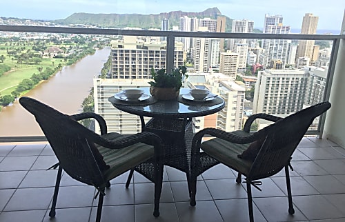 Panoramic Ocean view studio