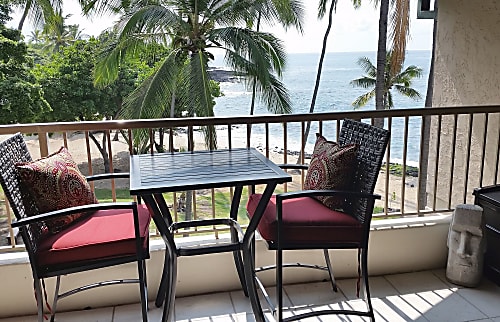 Kona Reef Beachfront Getaway