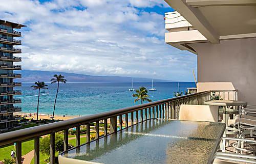 Aston Whaler on Kaanapali #619