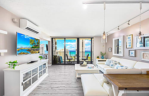 Waikiki Banyan 2414 T2