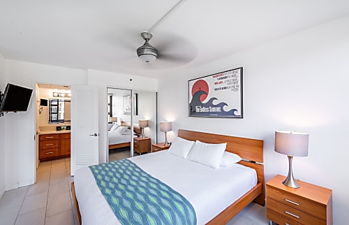 Waikiki Banyan Tower 1 Suite 708