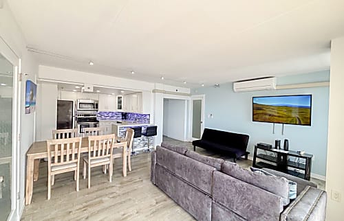 Ilikai Apartment 1822