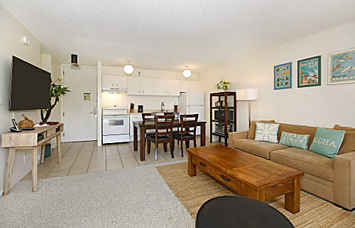 Waikiki Banyan #611-T2