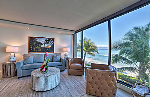 Oceanfront Kaanapali Resort Oasis