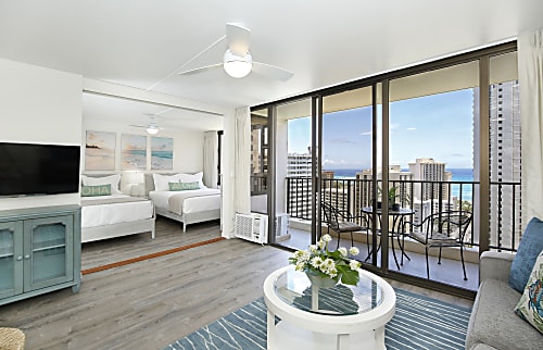 Waikiki Banyan #2412-T2