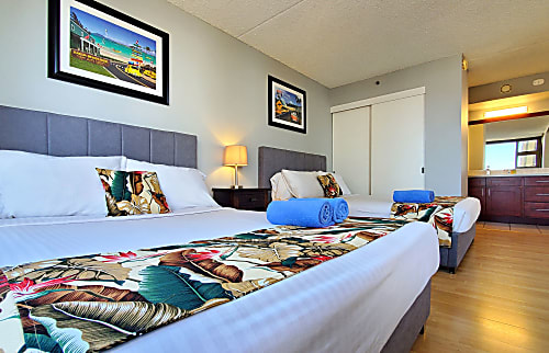 Waikiki Banyan 21st Floor Condo