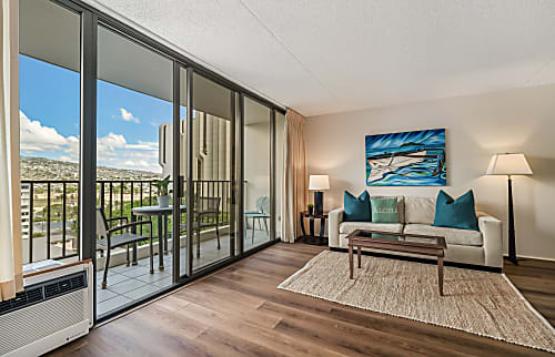 Waikiki Banyan #1105-T2