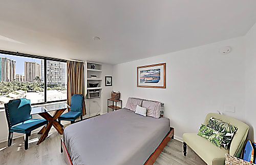 Hawaiian Monarch Studio 808