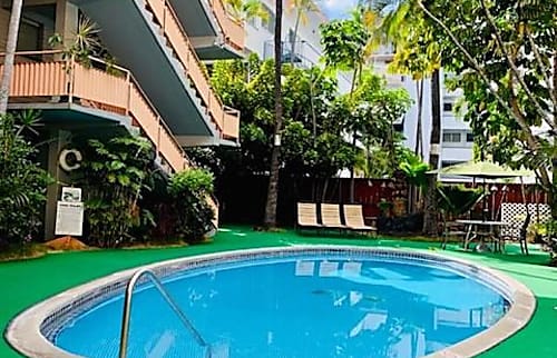 Hawaiian King Corner Condo