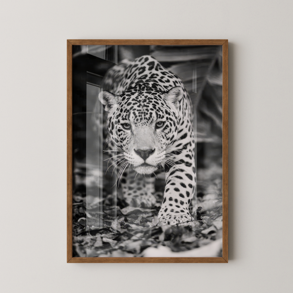Quadro Onça-Pintada 30 x 42 cm com moldura marrom