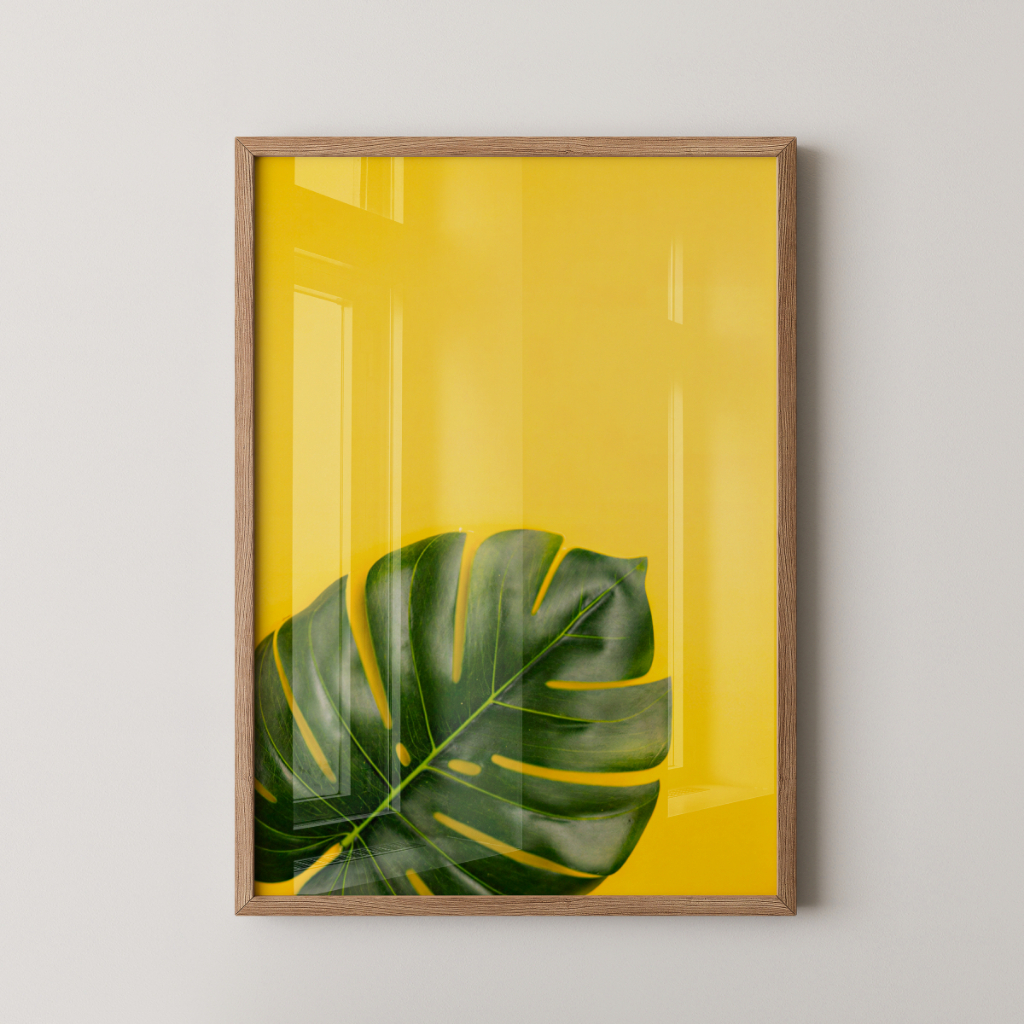 Quadro Costela-de-Adão 30 x 42 cm com moldura carvalho