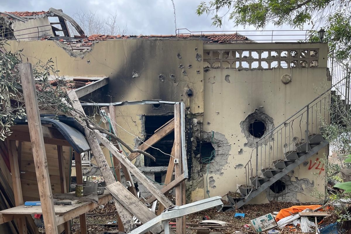 A house at Kibbutz Be'eri destroyed by Hamas terrorists on Oct. 7, 2023 (Photo: Leigh-Taylor Hester)
