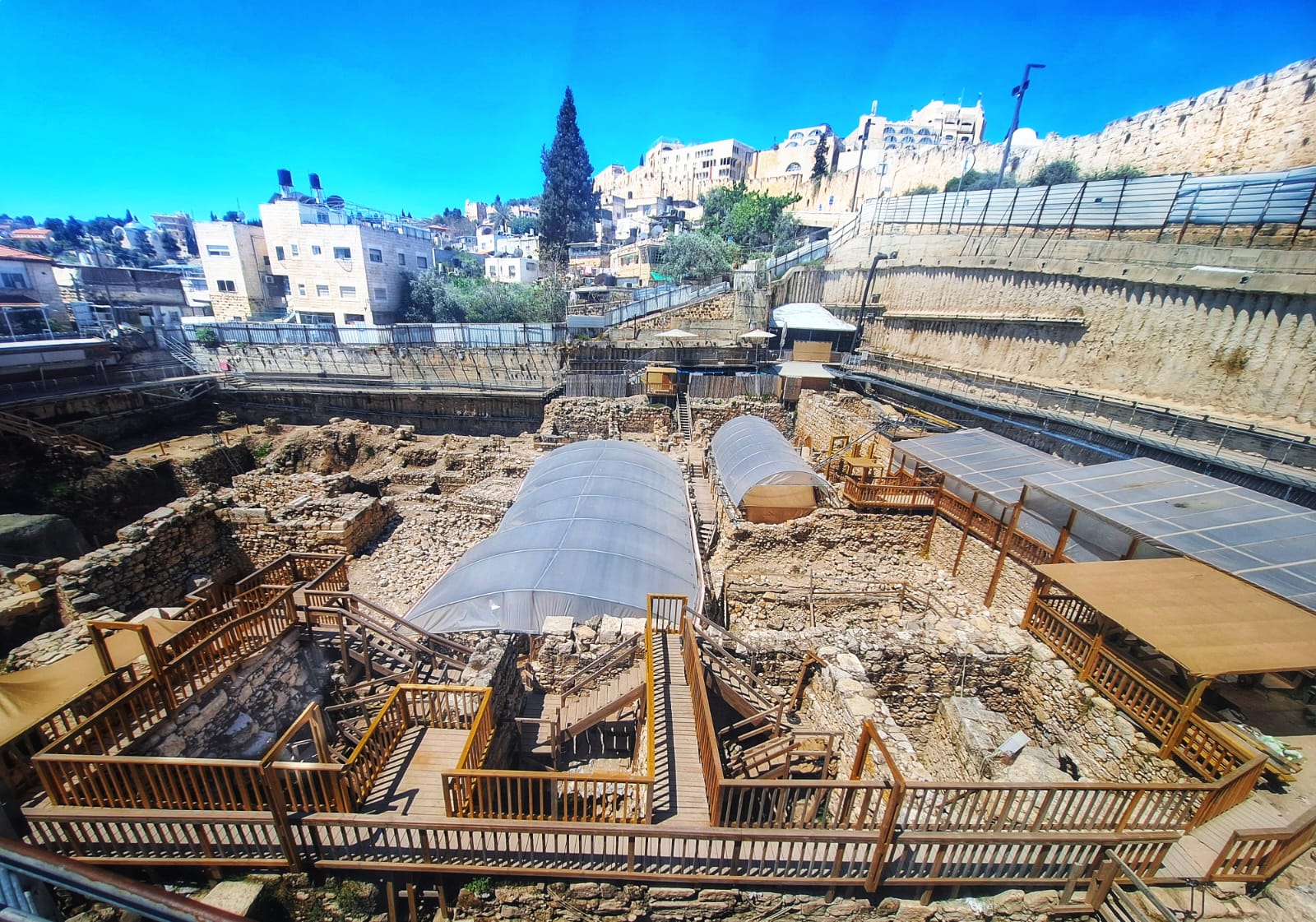 The gold ring uncovered during the Israel Antiquities Authority excavations in Jerusalem's City of David. (Photo: Eliyahu Yanai/City of David)