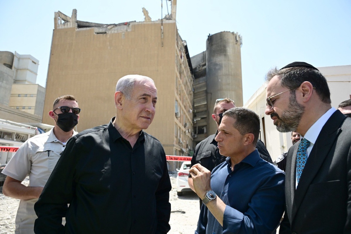 President Isaac Herzog visits Soroka Hospital, June 19, 2025. (Photo: Kobi Gideon/GPO)