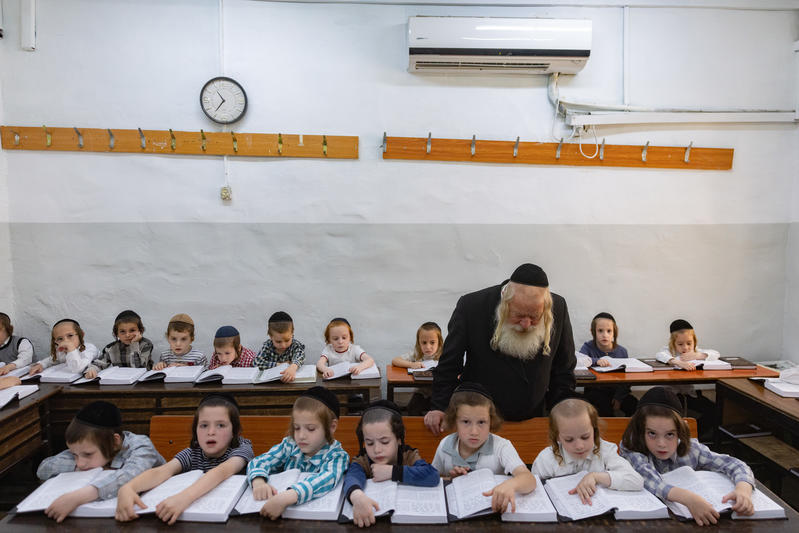 Israeli children who will begin school and kindergarten in the upcoming academic school year pose for a picture in Moshav Yashresh, August 27, 2025. Photo by Yossi Aloni/Flash90