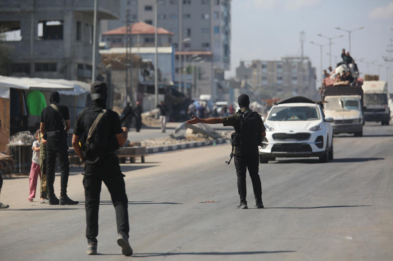 Palestinians return to their homes following a ceasefire agreement between Israel and Hamas, in the northern Gaza Strip, October 12, 2025. (Photo: Fathi Ibrahim/Flash90)