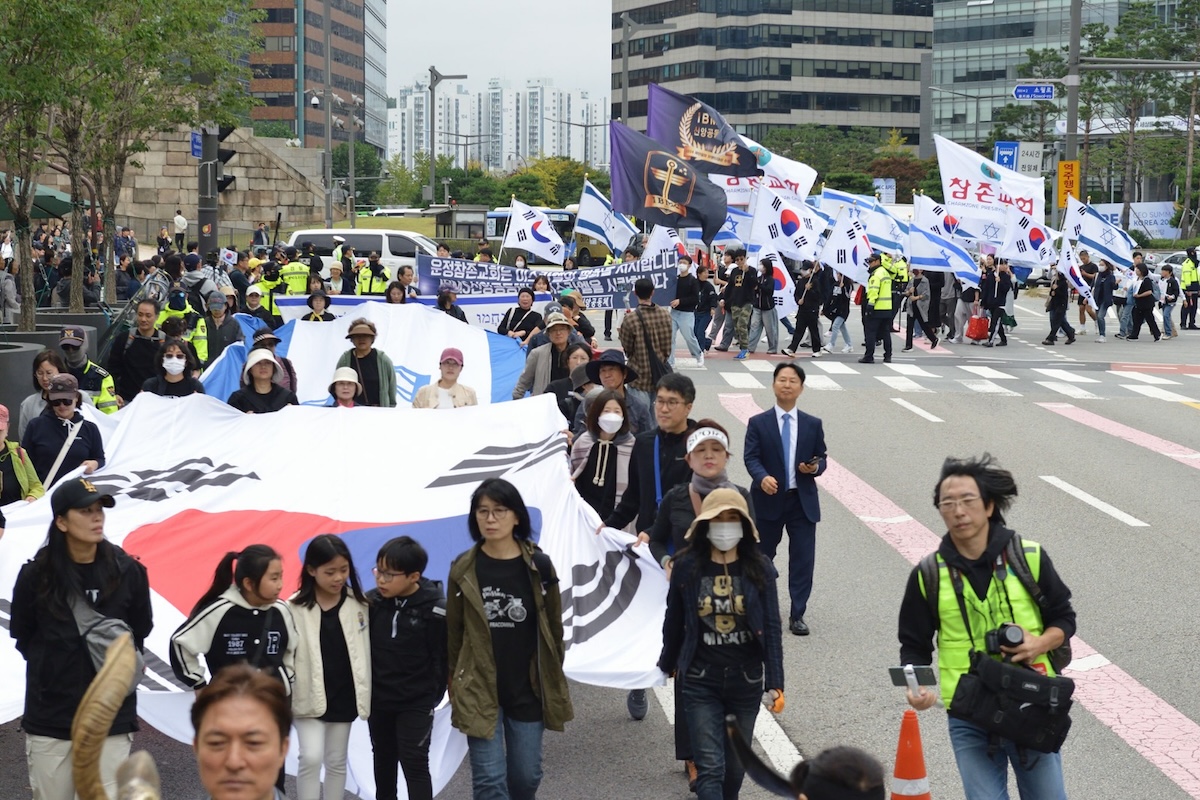 Des chrétiens coréens se rassemblent pour une manifestation pro-israélienne à Séoul, en Corée du Sud, le 18 octobre 2025. (Photo : Sanghyuk Han)