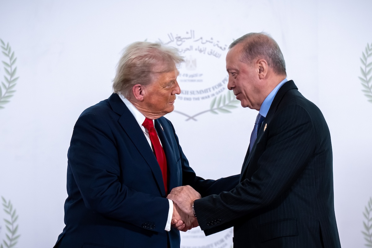 U.S. President Donald Trump meets with Turkey's President Recep Tayyip Erdoğan in the Oval Office of the White House in Washington, November 13, 2019. (Photo: REUTERS/Tom Brenner)