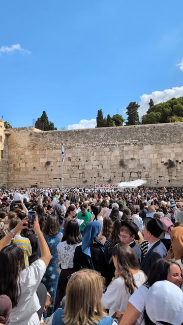 A glimpse of the Sukkot celebrations in Jerusalem this week!
The Hebrew blessing in the video is part of the Aaronic blessing from Numbe…