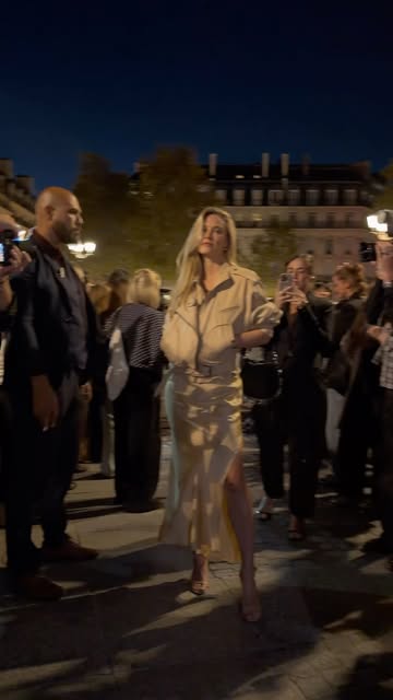 @barrefaeli at @isabelmarant show at #fashionweek.

Video content by photographer: @noamekhaus