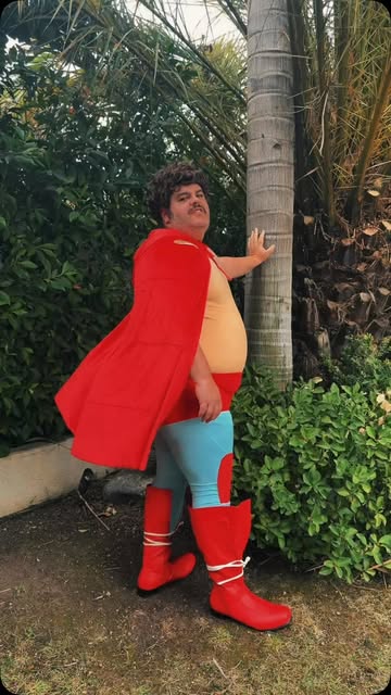 “Beneath the clothes, we find a man.” And that man has absolutely no business wearing this. Happy Halloween 🙏 

#nacholibre #halloween #…