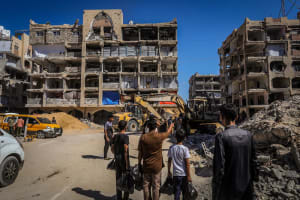 Hamas uses bulldozers to search for the bodies of Israeli hostages held in Gaza, in Khan Younis, in the southern Gaza Strip, on October 18, 2025. (Photo: Saeed Mohammed/Flash90)