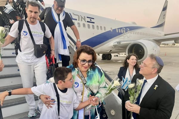 Unprecedented surge in aliyah: 29,000 Jews immigrate to Israel amid Gaza war and global antisemitism