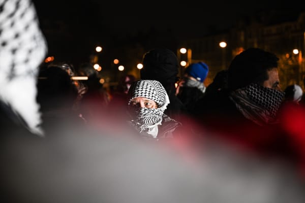 Pro-Palestinian rioters clash with police at Amsterdam Hanukkah event hours after deadly antisemitic terror attack in Sydney