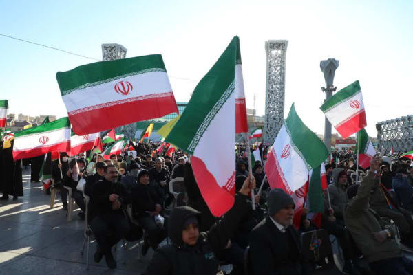 Iranian protests enter 5th day, amid widespread unrest over deepening economic crisis - militia member said killed during clashes