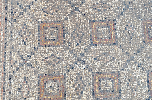 Byzantine-era mosaic found in Yavne (Photo: Assaf Peretz/ Israel Antiquities Authority)