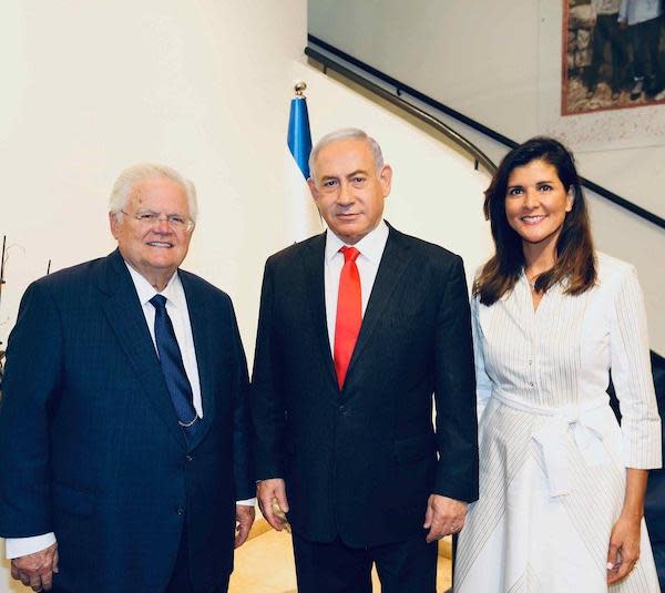 (Photo: Yair Lapid's Twitter feed)