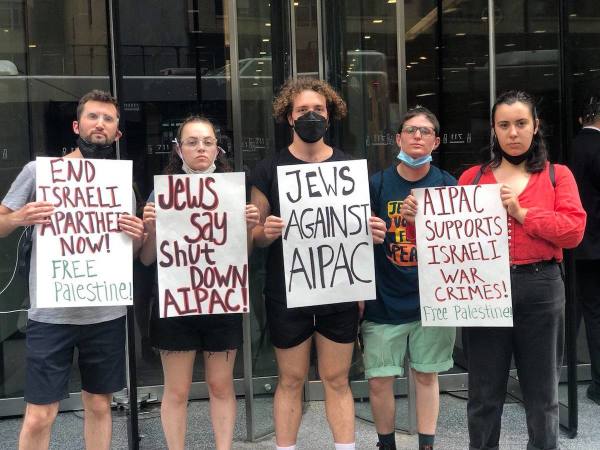 Jewish protesters against Israel (Photo: Twitter)