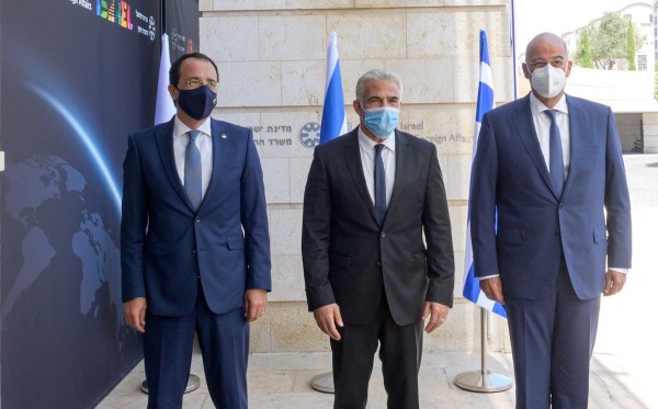 Israeli Foreign Minister Yair Lapid and his Moroccan counterpart Nasser Bourita deliver remarks during Lapid's visit in Rabat, Morocco, Aug. 11, 2021 (Photo: Israeli Ministry of Foreign Affairs)