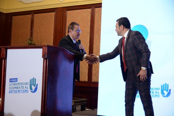 President of Latino Coalition for Israel Mario Bramnick (r) with Executive Director of the Latin American Jewish Congress Claudio Epelman (Photo courtesy)