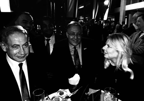 UAE Foreign Minister Sheikh Abdullah bin Zayed Al Nahyan visits the Yad Vashem Holocaust Memorial and Museum in Jerusalem, Sept. 15, 2022. (Photo: Yad Vashem/Miri Shimonovich)