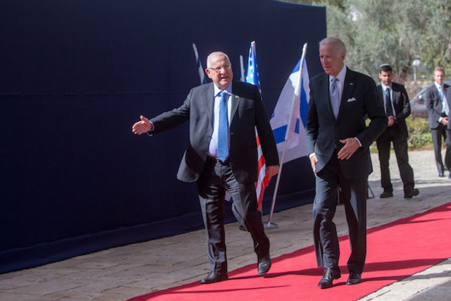 President Reuven Rivlin (L) walks with then-U.S. Vice President Joe Biden before delivering joint statements at the president's residence in Jerusalem on March 9, 2016. (Photo: Yonatan Sindel/Flash90)